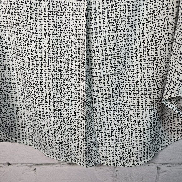 ANTILIA FEMME WHITE BLOUSE WITH BLACK PRINT CAP SLEEVES WOMENS SIZE MED - Picture 4 of 7